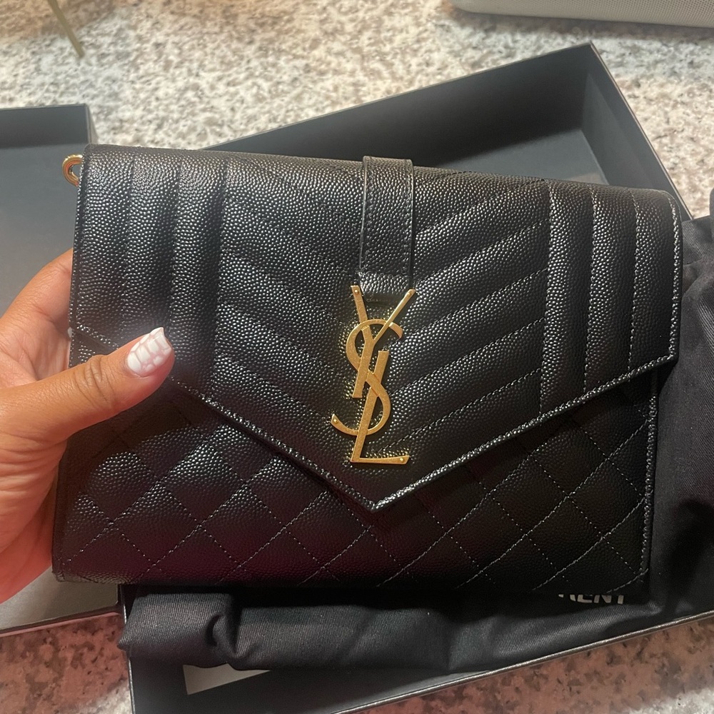Never worn and brand new! This guy bought it 4 me, I told him I dont want it